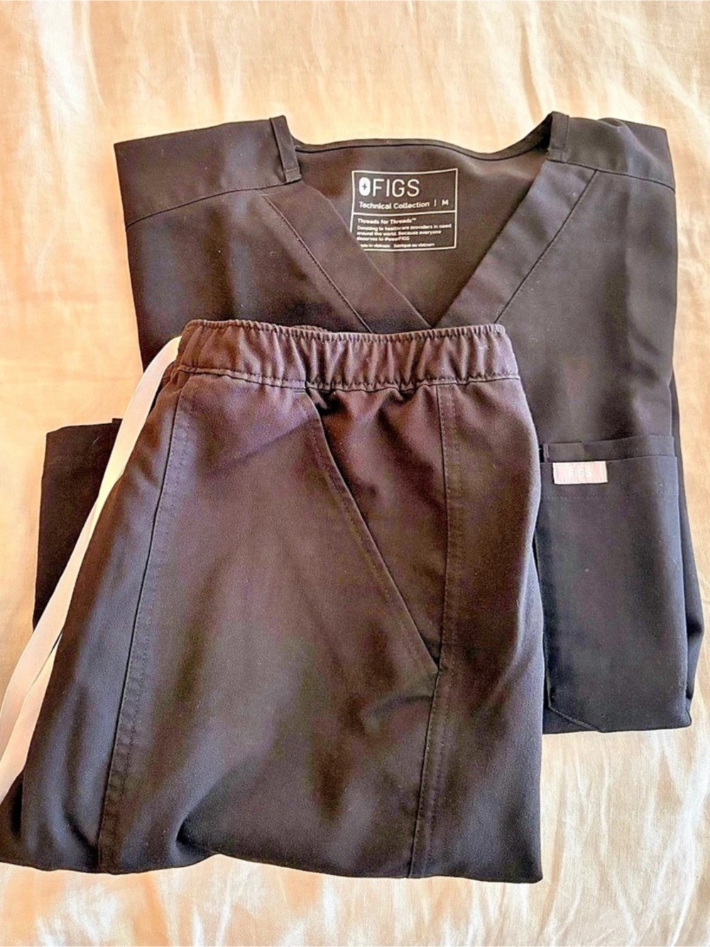 FIGS Technical Collection Scrub Set Black Scrubs Size Medium